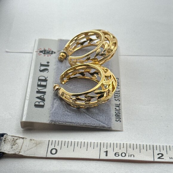 Vintage Baker St. Gold Tone Leaf Hoop Earrings Surgical Steel Posts Pierced - Picture 6 of 6